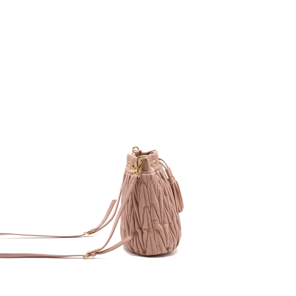 miumiu-matelasse-bucket-bag-napa-leather-pink-ghw
