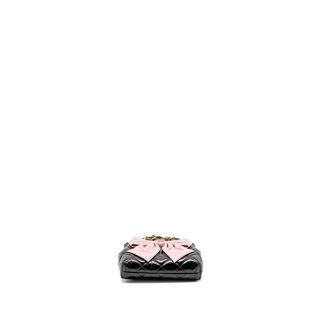 chanel-24a-bow-knot-clutch-with-chain-patent-crumpled-lambskin-shiny-lambskin-black-pink-ghw-microchip-copy