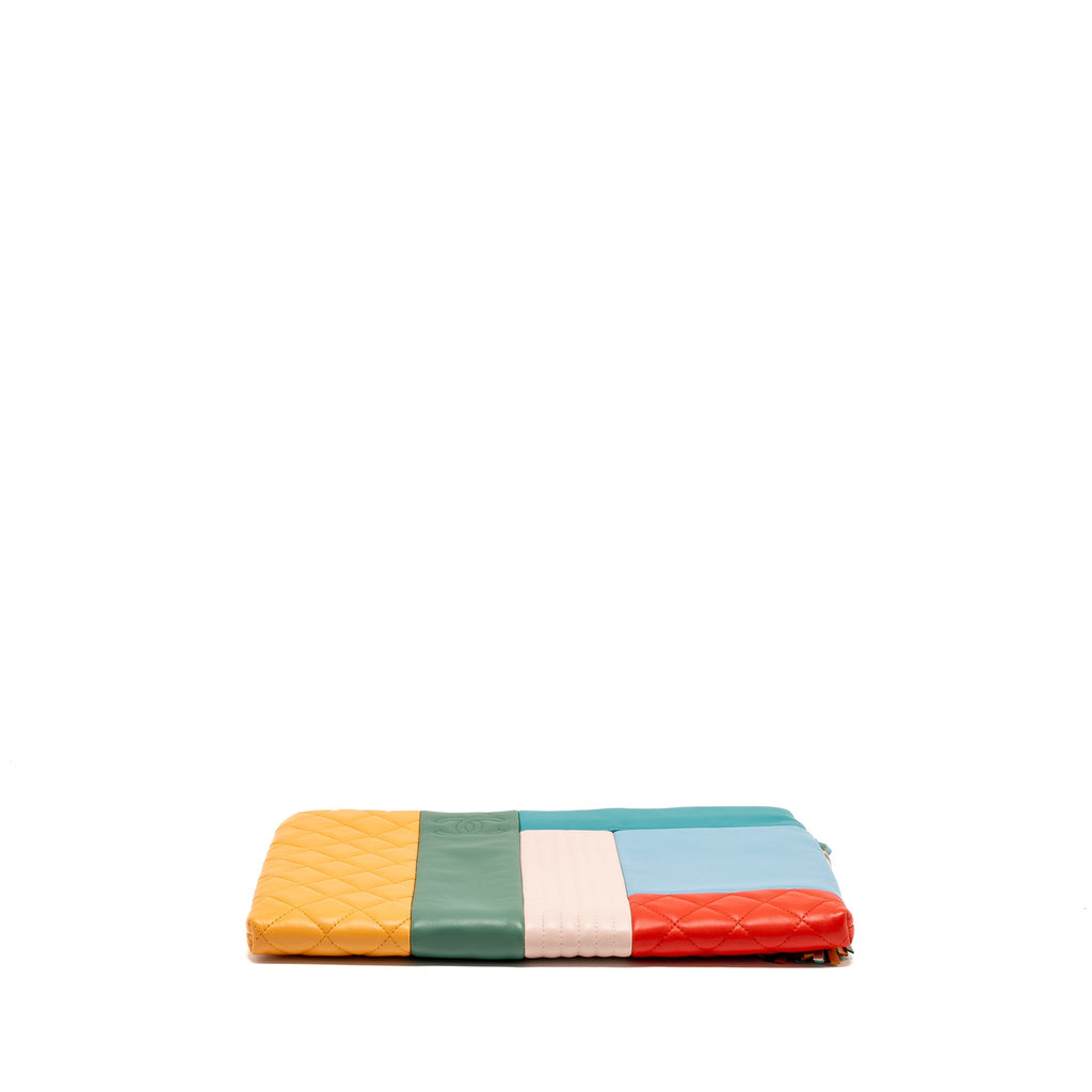 chanel-17c-large-colourblock-o-case-clutch-lambskin-multicolour-ghw
