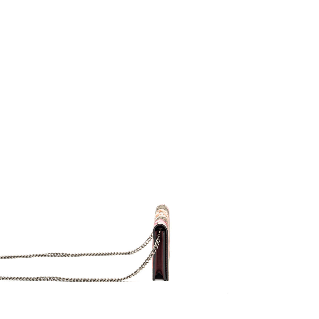 gucci-mini-clutch-with-chain-flower-printed-gg-supreme-canvas-shw