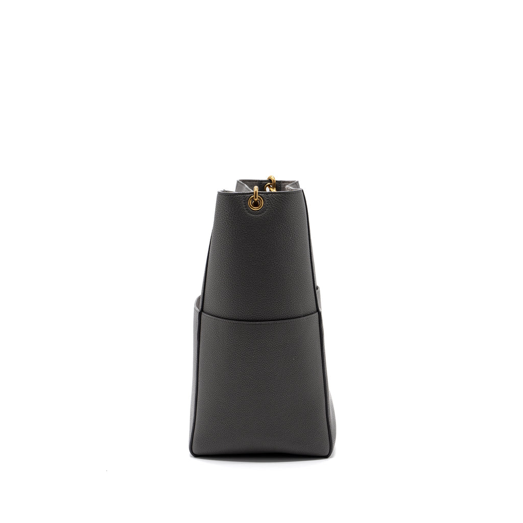 celine-sangle-bucket-grained-calfskin-grey-ghw