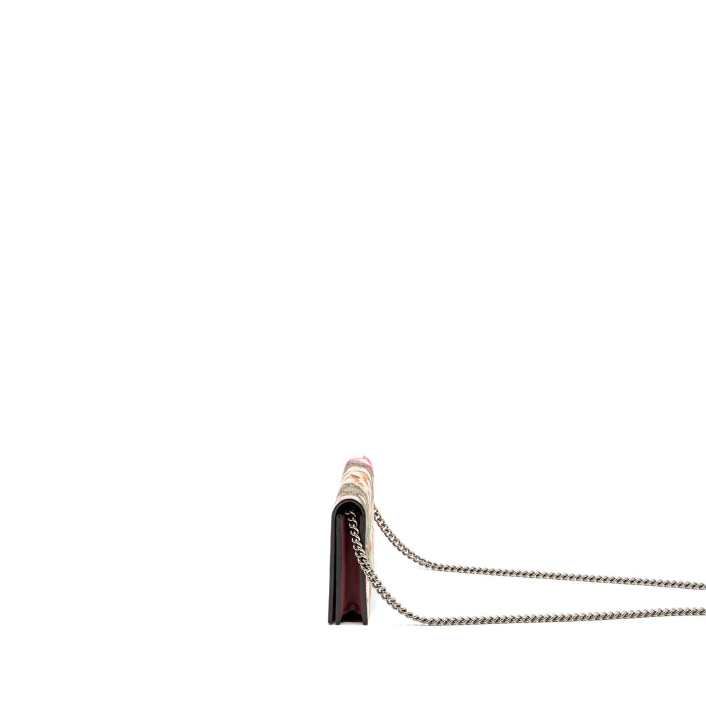 gucci-mini-clutch-with-chain-flower-printed-gg-supreme-canvas-shw