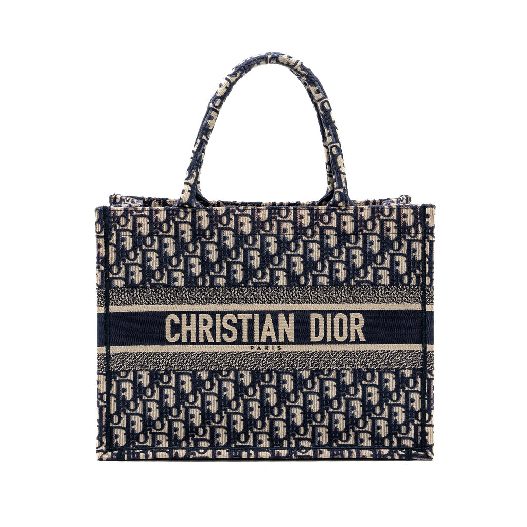 dior-medium-book-tote-blue-dior-oblique-embroidery-1