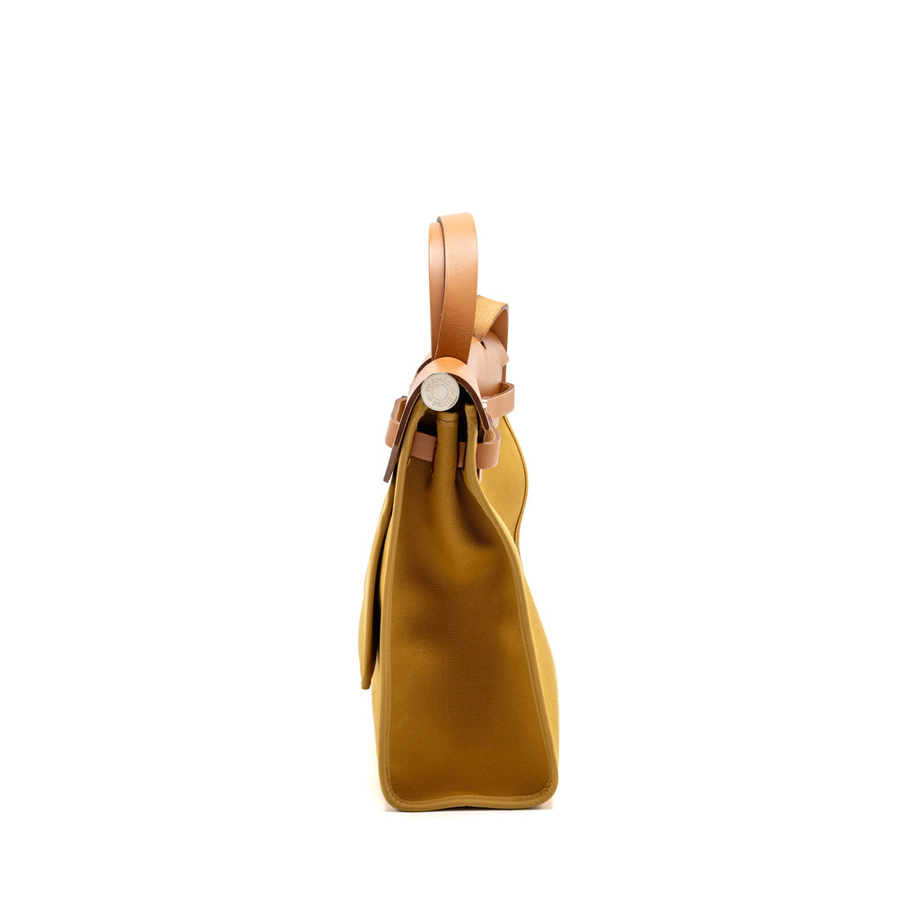 hermes-herbag-31-zip-bag-canvas-hunter-leather-sesame-naturel-sable-shw-stamp-square-q-copy