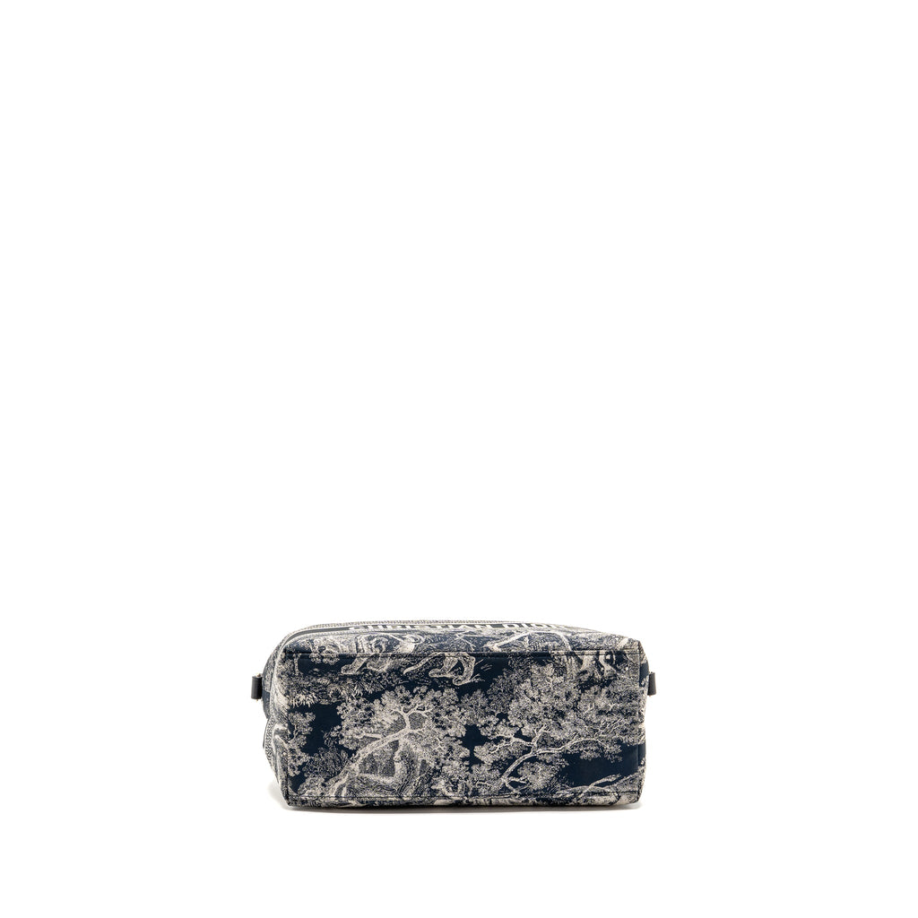 dior-medium-diortravel-nomad-pouch-toile-de-jouy-reverse-technical-fabric-blue-lghw-copy