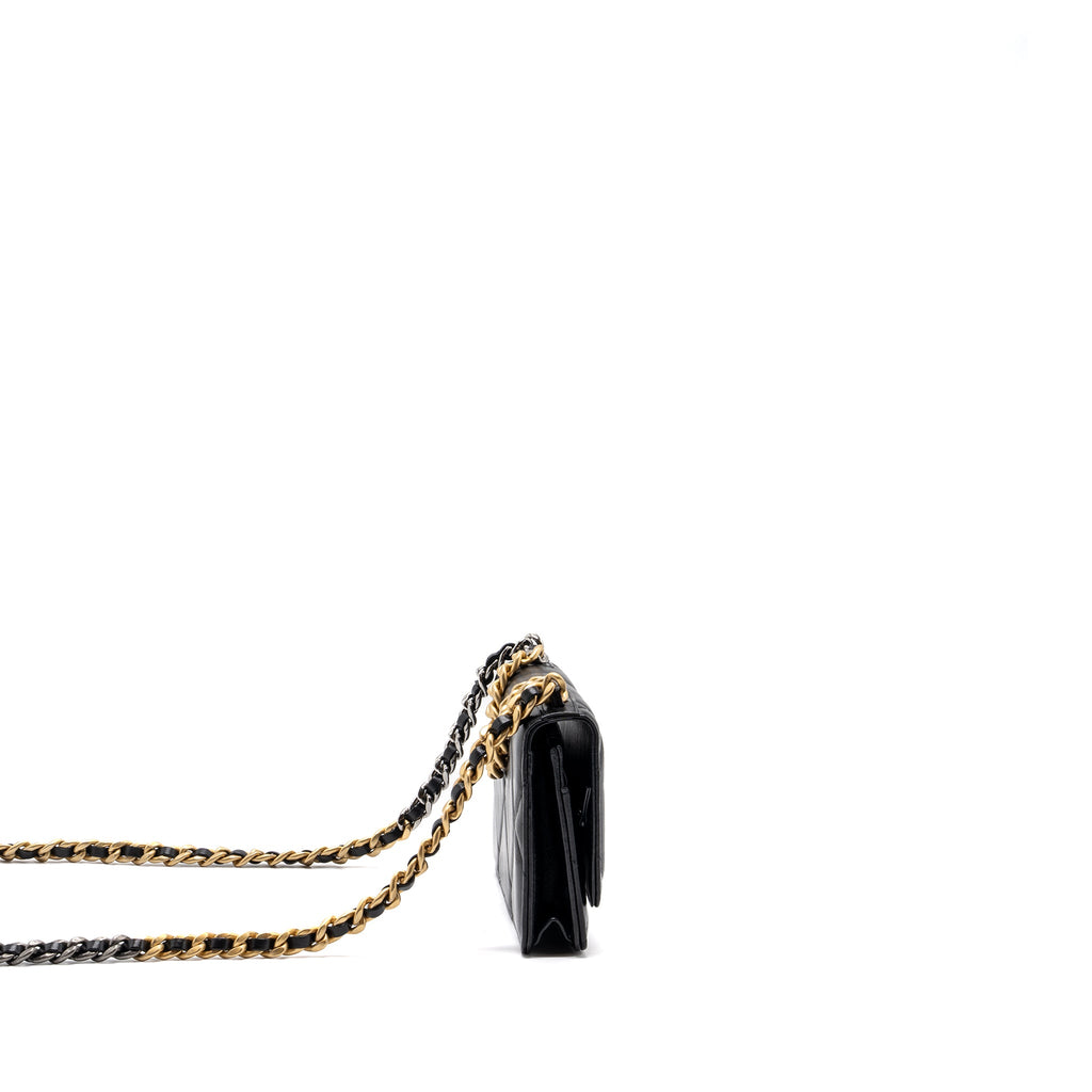 chanel-19-wallet-on-chain-lambskin-black-multicolour-hardware-microchip-1