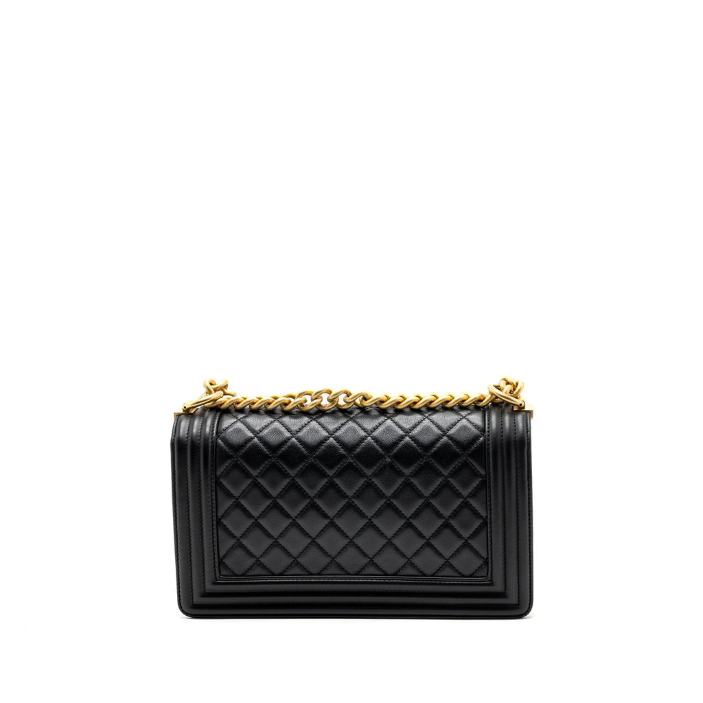 chanel-medium-boy-bag-calfskin-black-ghw-2