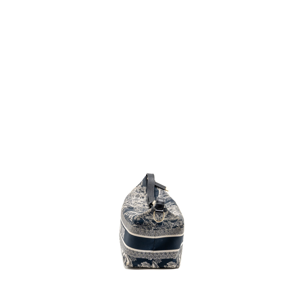dior-medium-diortravel-nomad-pouch-toile-de-jouy-reverse-technical-fabric-blue-lghw-copy