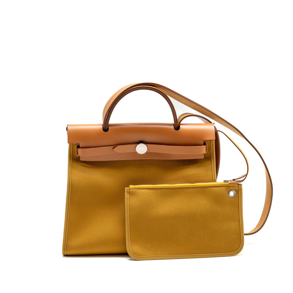 hermes-herbag-31-zip-bag-canvas-hunter-leather-sesame-naturel-sable-shw-stamp-square-q-copy
