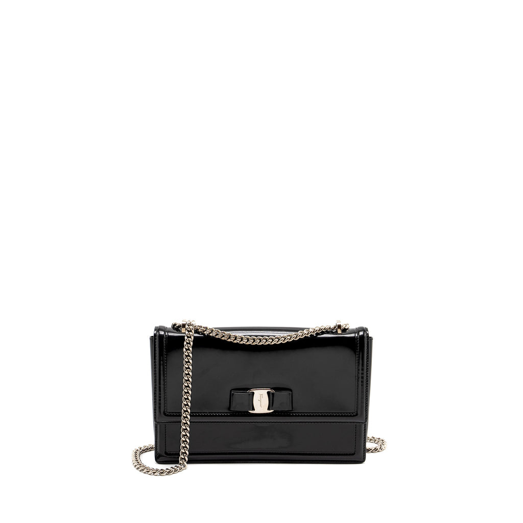 ferragamo-ginny-shoulder-bag-patent-black-shw