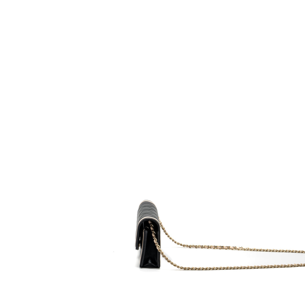 chanel-23b-flap-phone-holder-lambskin-black-white-lghw-microchip