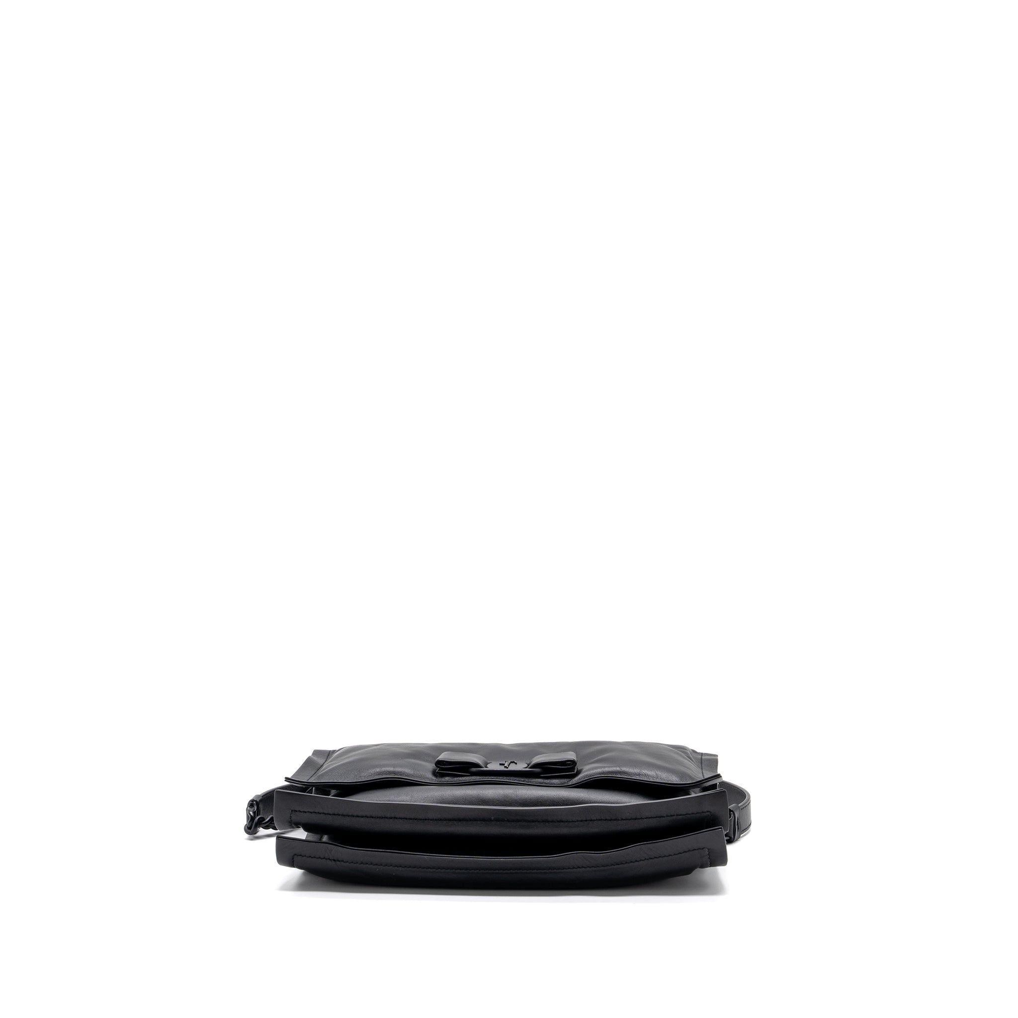 salvatore-ferragamo-small-viva-bow-shoulder-bag-black-bhw