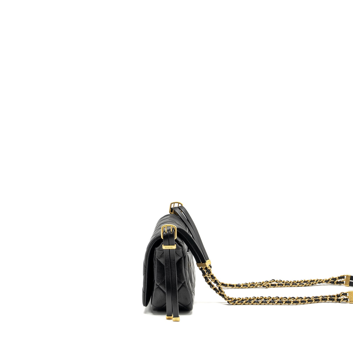 chanel-23b-detail-chains-quilted-flap-bag-lambskin-black-ghwmicrochip