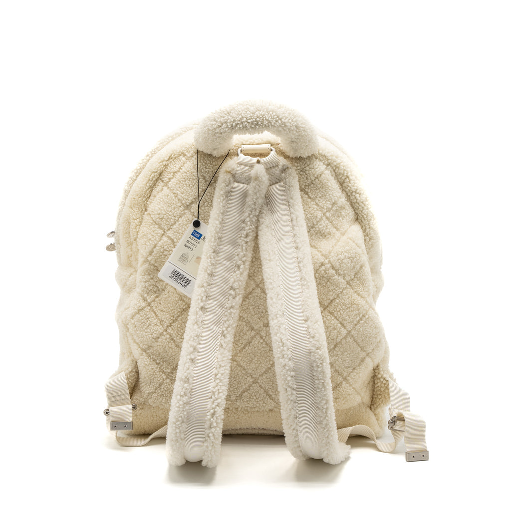 chanel-19b-backpack-shearling-white-multicolour-shw