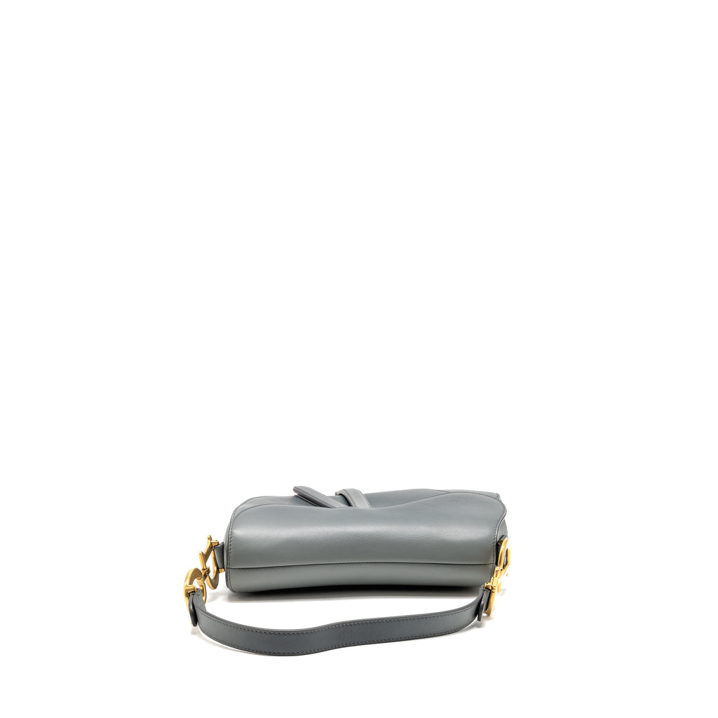dior-medium-saddle-bag-calfskin-mist-blue-gradient-ghw