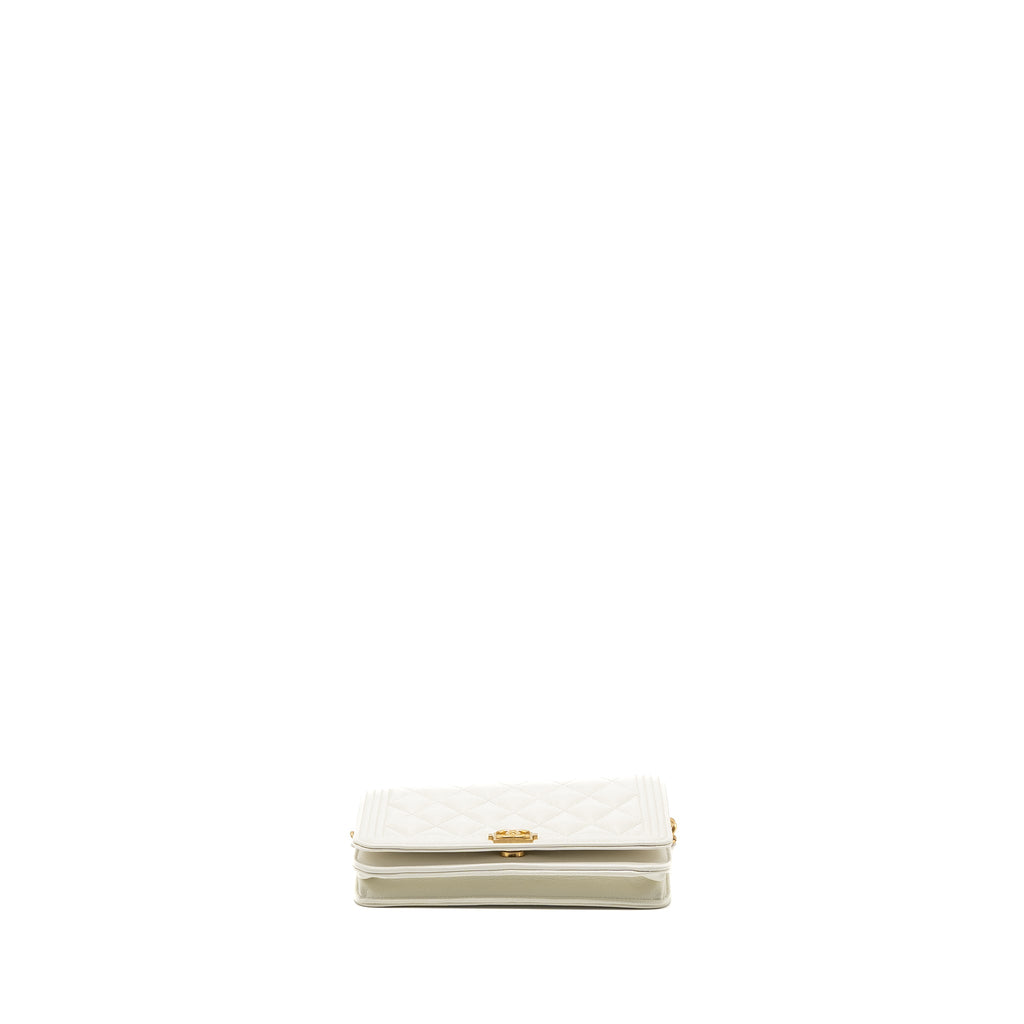 chanel-classic-boy-wallet-on-chain-caviar-white-ghwmicrochip