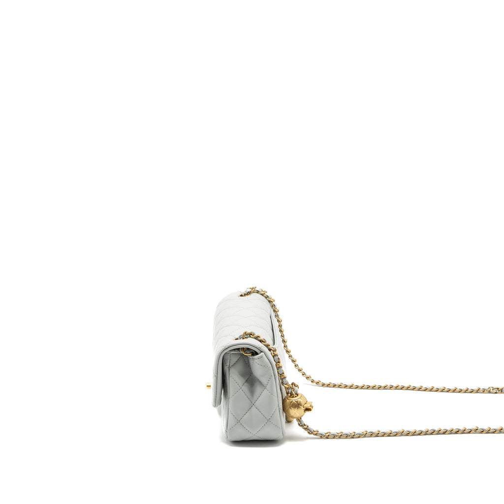 copy-of-chanel-pearl-crush-mini-rectangular-lambskin-light-grey-brushed-ghw-microchip