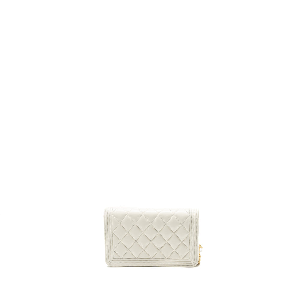 chanel-classic-boy-wallet-on-chain-caviar-white-ghwmicrochip