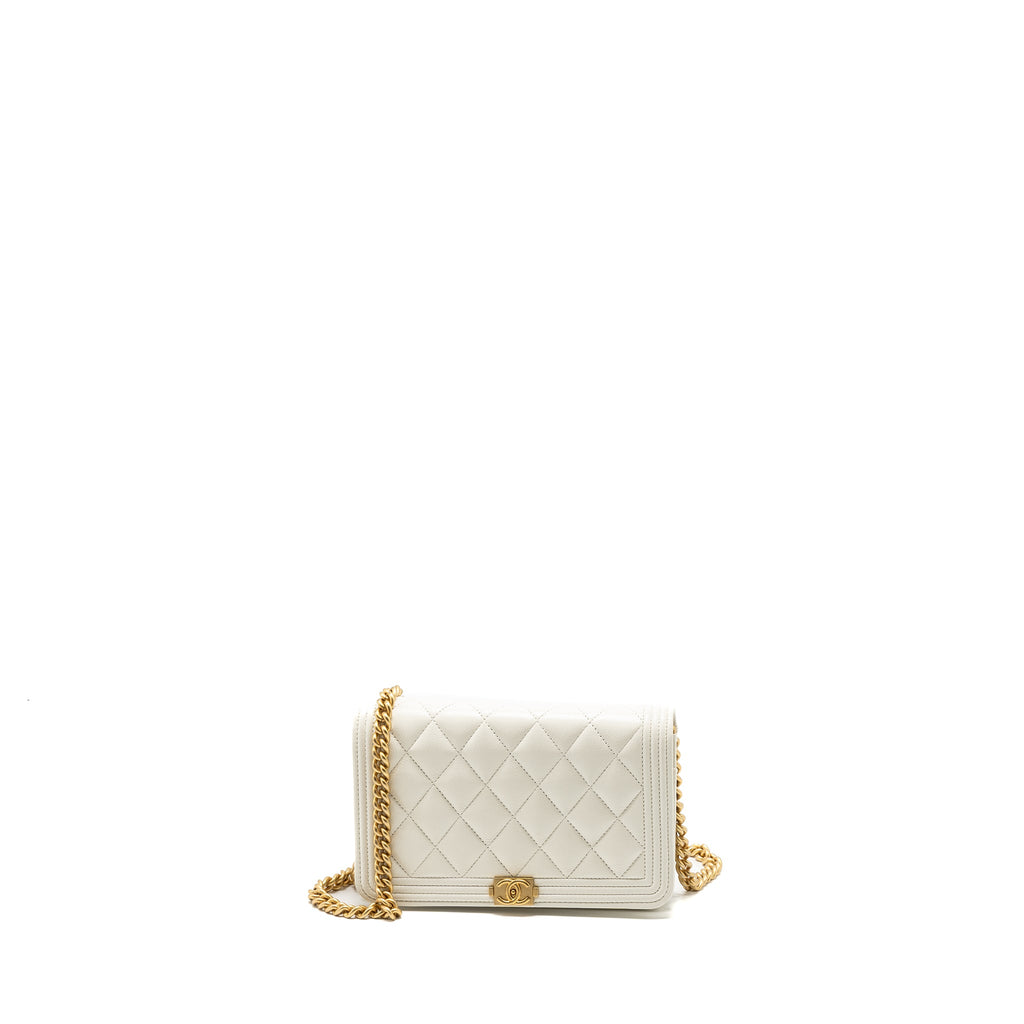 chanel-classic-boy-wallet-on-chain-caviar-white-ghwmicrochip