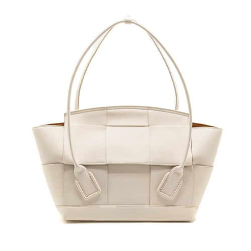 bottega-veneta-large-arco-tote-bag-grained-calfskin-white-ghw