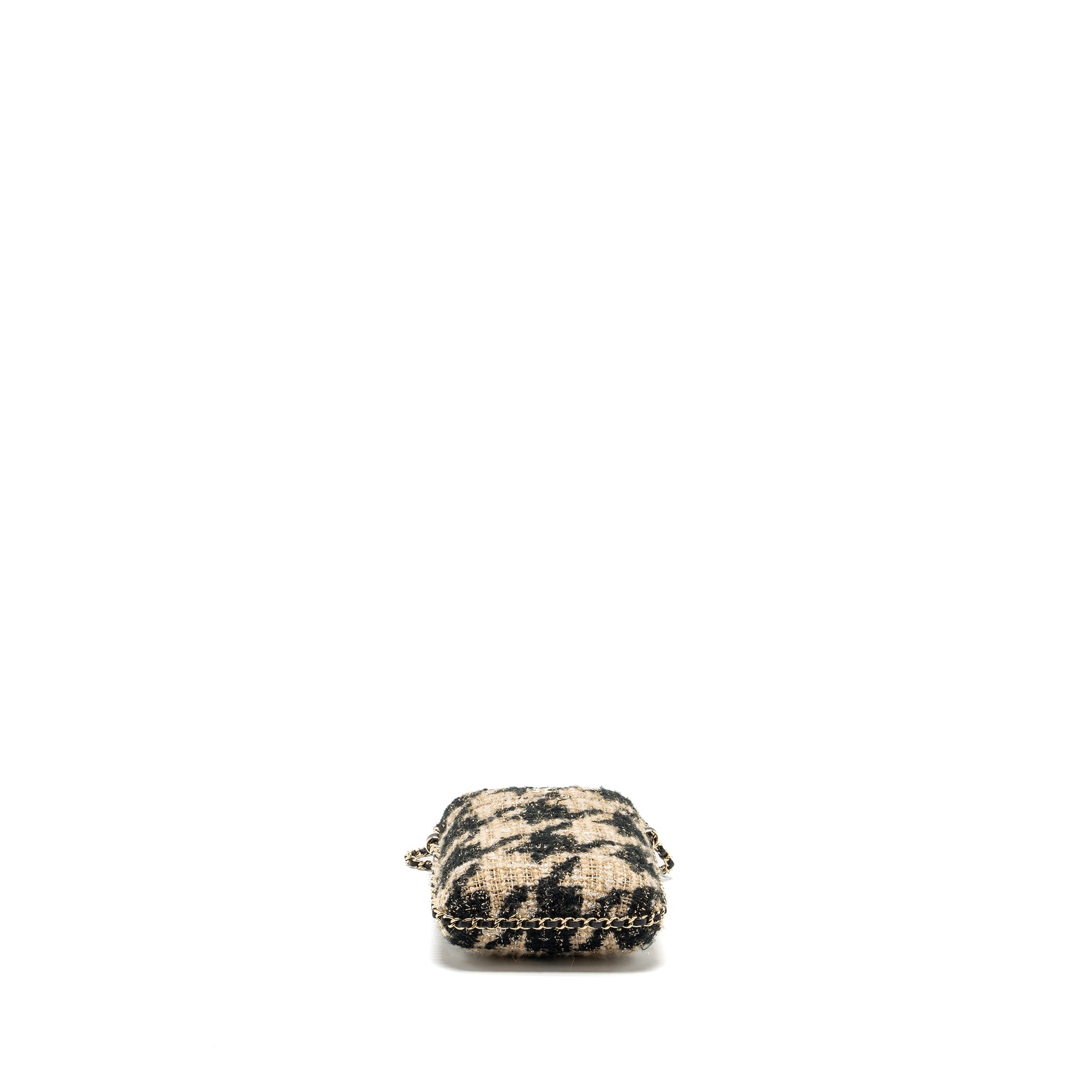 chanel-vertical-phone-case-tweed-beige-black-lghw-copy
