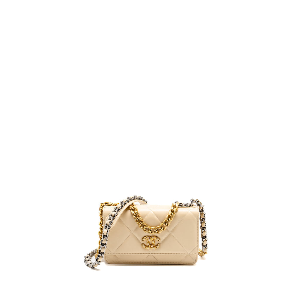 chanel-19-wallet-on-chain-lambskin-light-beige-multicolour-hardware