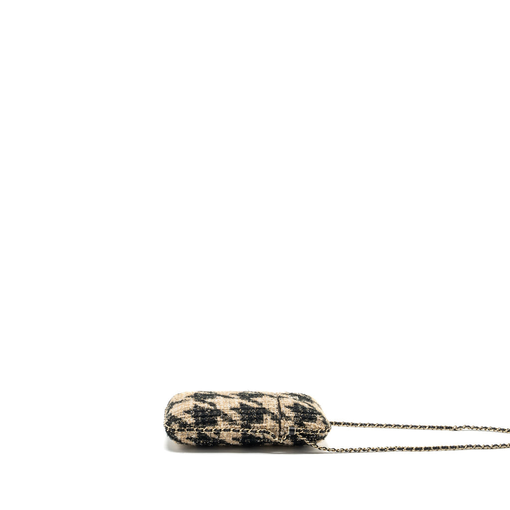 chanel-vertical-phone-case-tweed-beige-black-lghw-copy