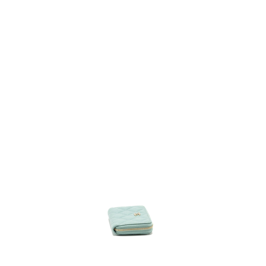 chanel-zip-card-holder-caviar-light-green-lghw
