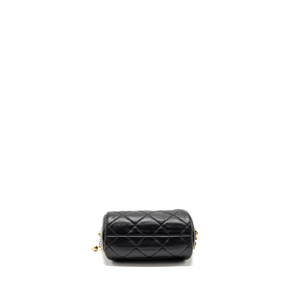 chanel-22a-detail-chain-bowling-bag-lambskin-black-ghwmicrochip