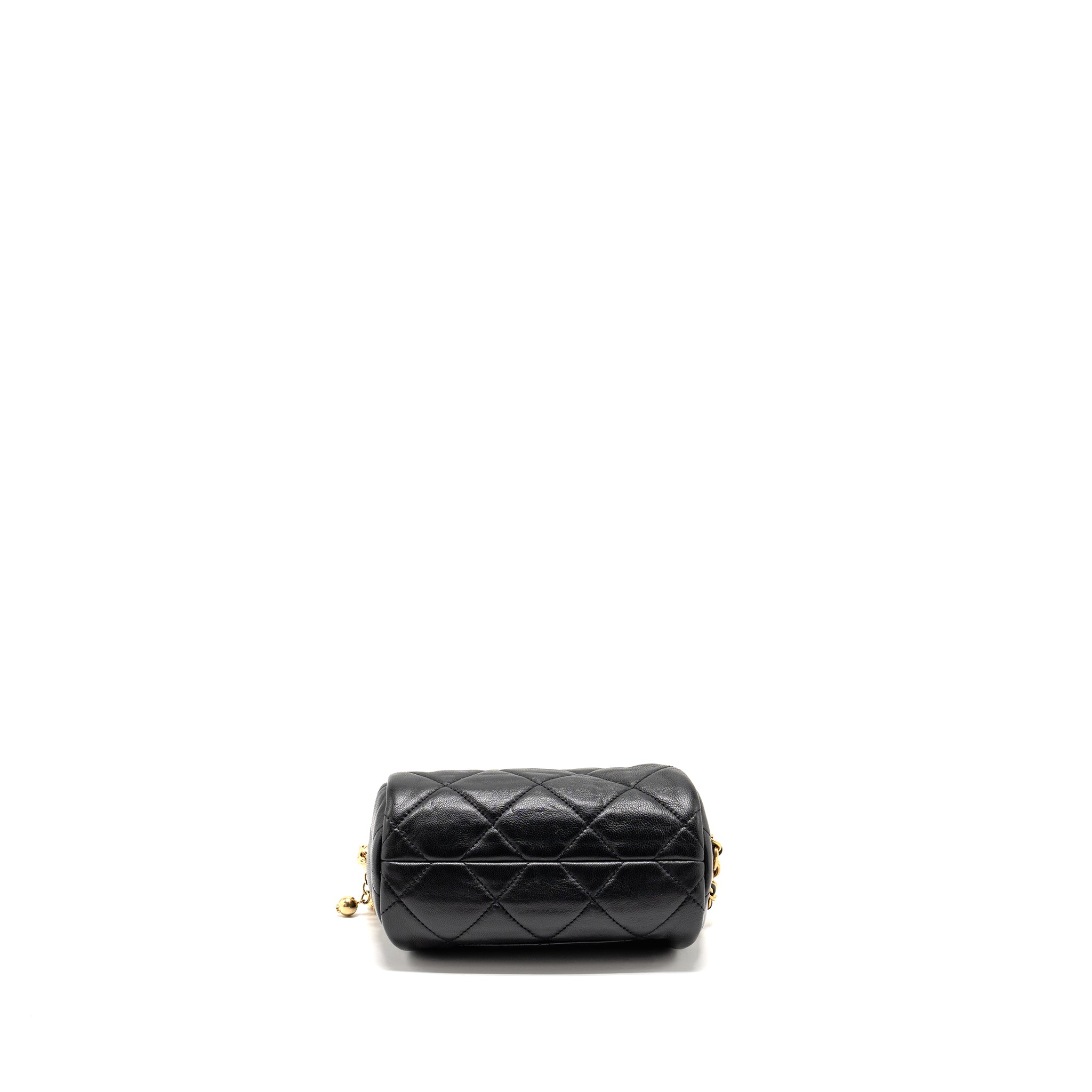 chanel-22a-detail-chain-bowling-bag-lambskin-black-ghwmicrochip