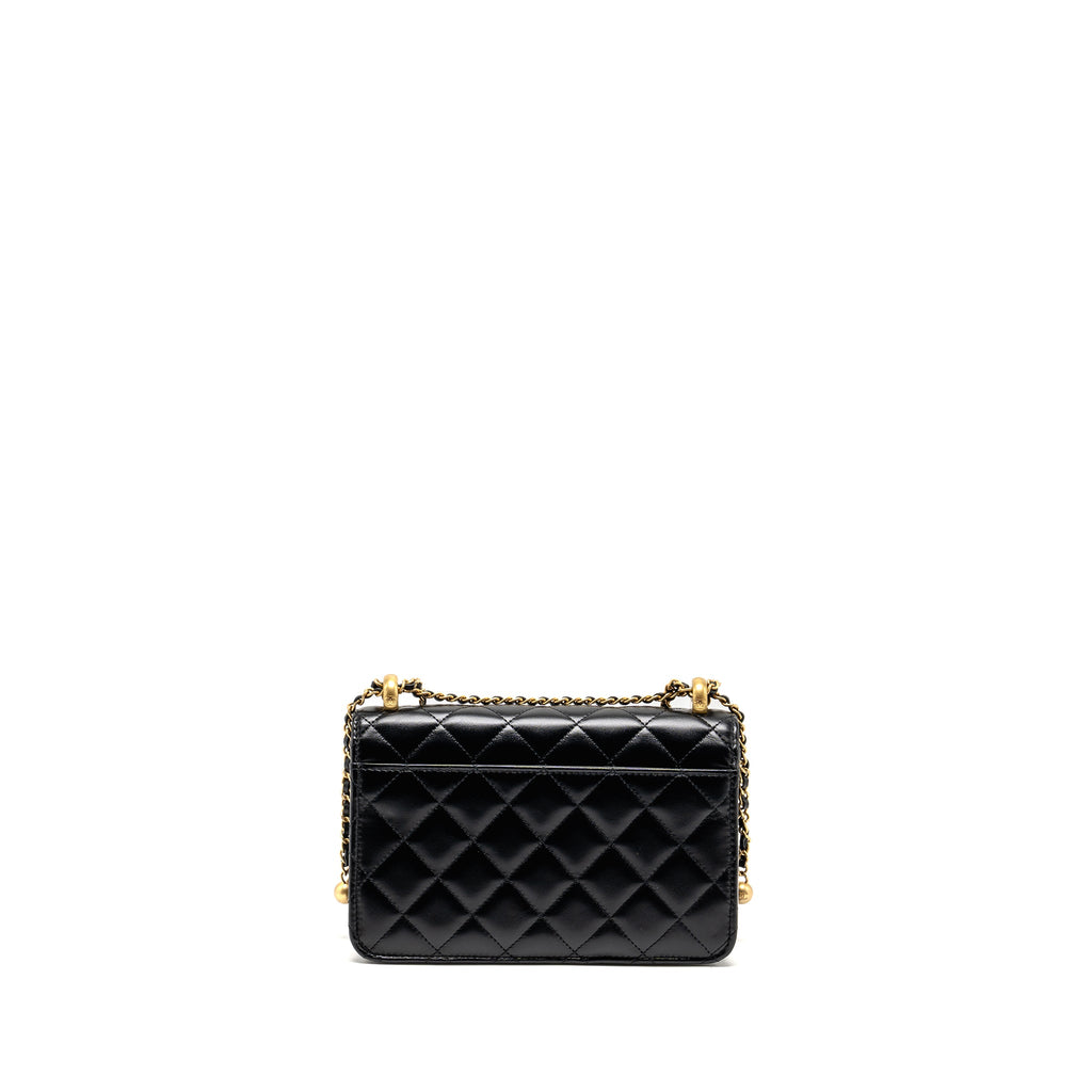 chanel-24c-gold-crush-wallet-on-chain-calfskin-black-ghwmicrochip