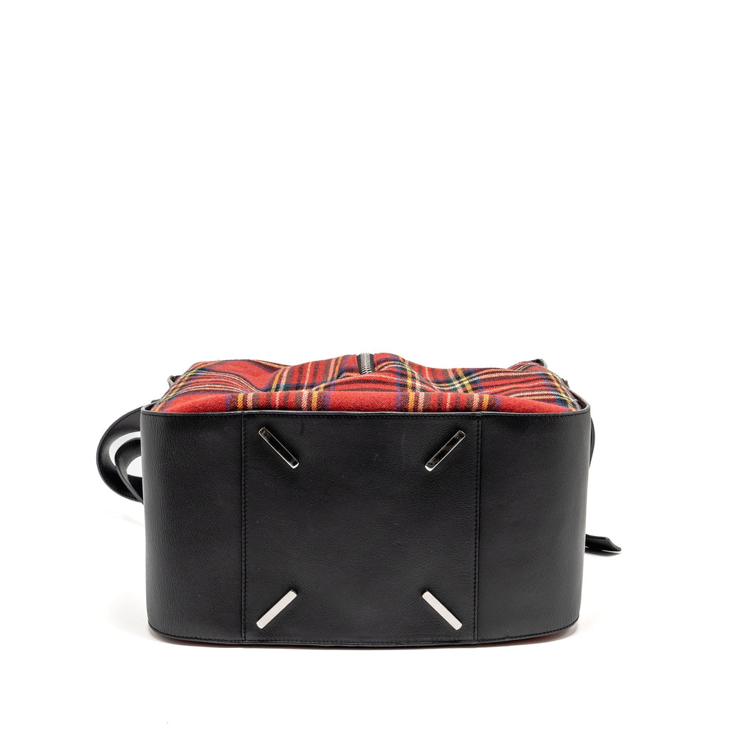 loewe-hammock-tartan-bag-black-red-tartan-calf-textile-shw-1