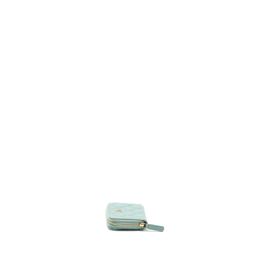 chanel-zip-card-holder-caviar-light-green-lghw