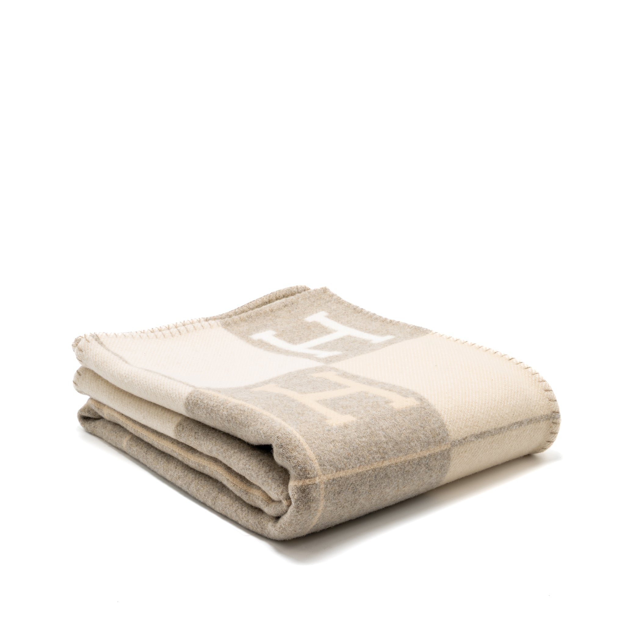 hermes-avalon-iii-throw-blanket-coco-camomille-1