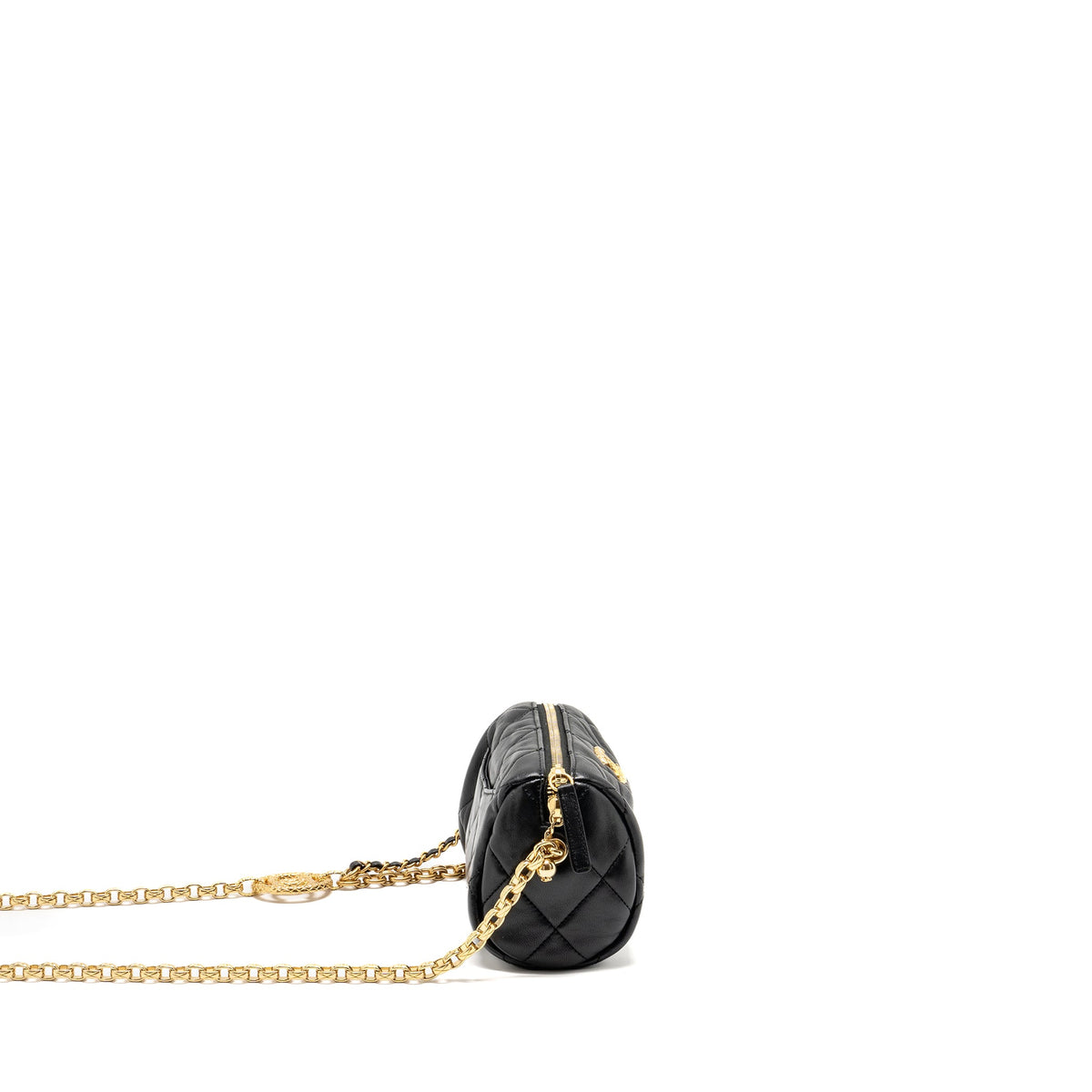 chanel-22a-detail-chain-bowling-bag-lambskin-black-ghwmicrochip