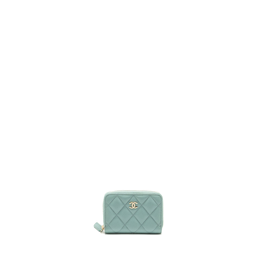 chanel-zip-card-holder-caviar-light-green-lghw