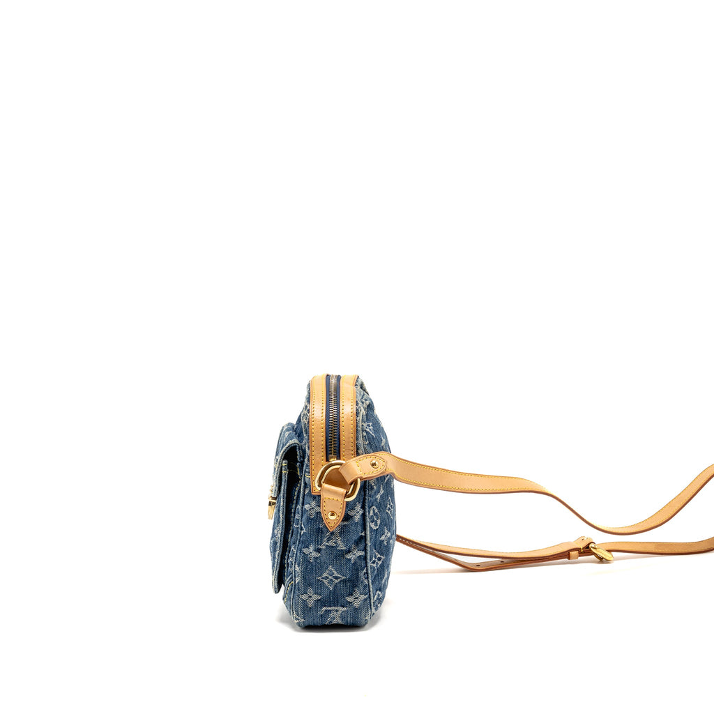 louis-vuitton-vintage-denim-camera-bag-monogram-blue-denim-ghw-copy