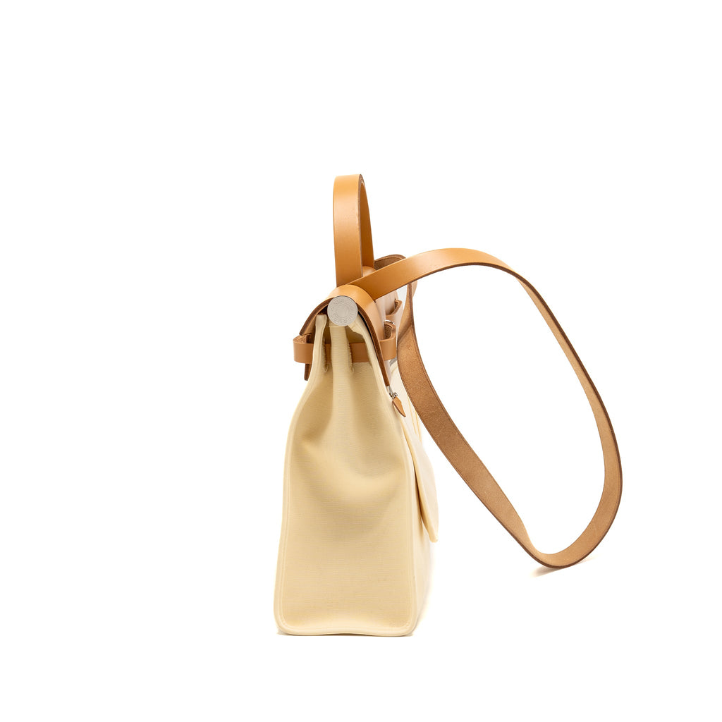 hermes-herbag-31-zip-bag-canvas-hunter-leather-vanille-naturel-sable-shw-stamp-d-copy