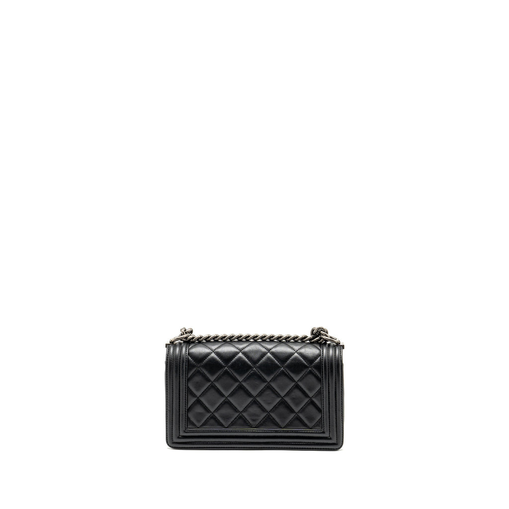 chanel-medium-boy-bag-calfskin-black-ruthenium-hardware-1