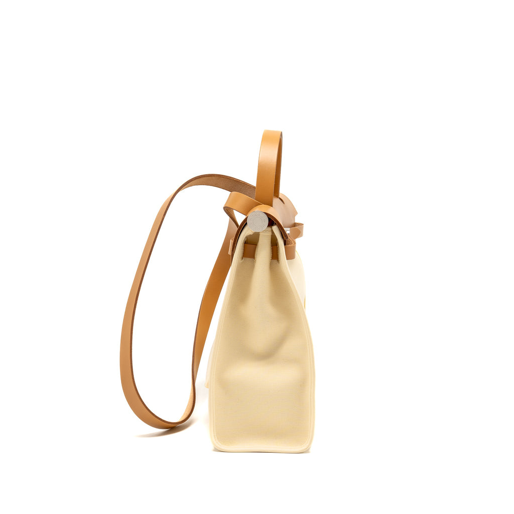 hermes-herbag-31-zip-bag-canvas-hunter-leather-vanille-naturel-sable-shw-stamp-d-copy