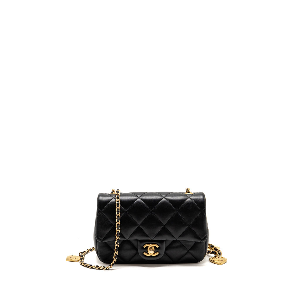 chanel-22b-heart-chain-flap-bag-lambskin-black-ghwmicrochip-copy