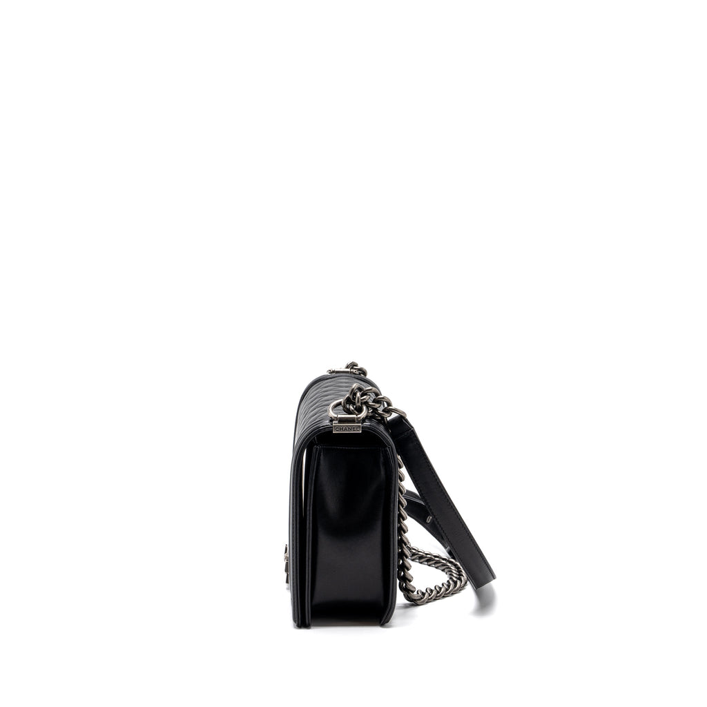 chanel-new-medium-boy-bag-lambskin-black-ruthenium-hardware