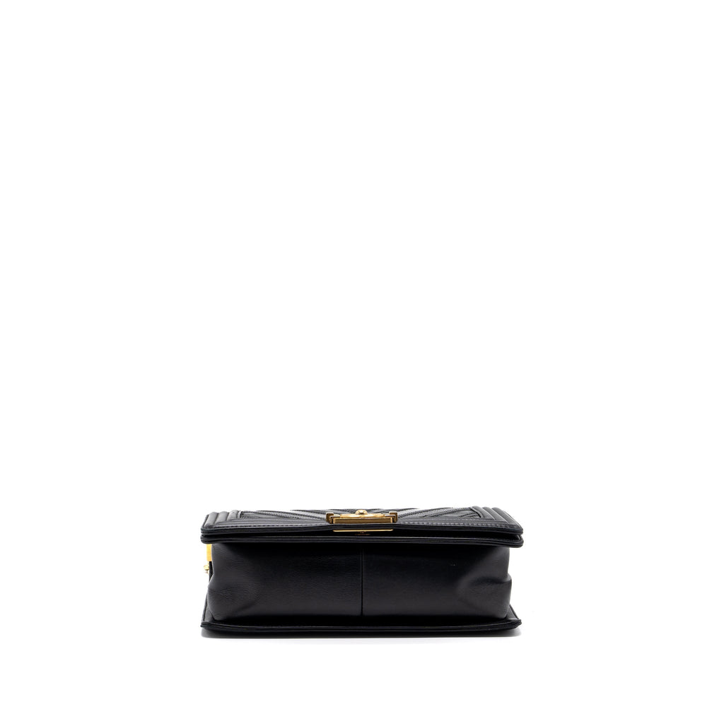 copy-of-chanel-medium-boy-bag-chevron-calfskin-black-ghw