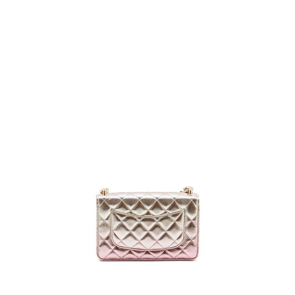 chanel-21k-wallet-on-chain-iridescent-lambskin-lghwmicrochip-copy