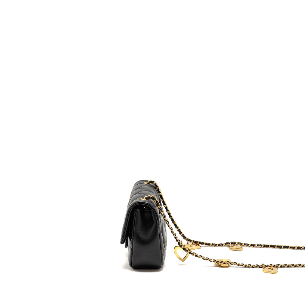 chanel-22b-heart-chain-flap-bag-lambskin-black-ghwmicrochip-copy