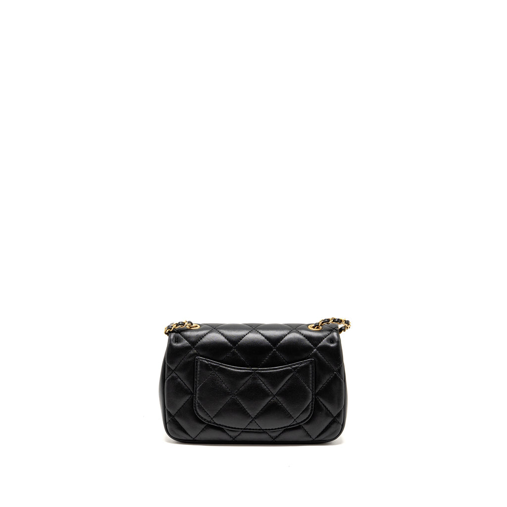 chanel-22b-heart-chain-flap-bag-lambskin-black-ghwmicrochip-copy