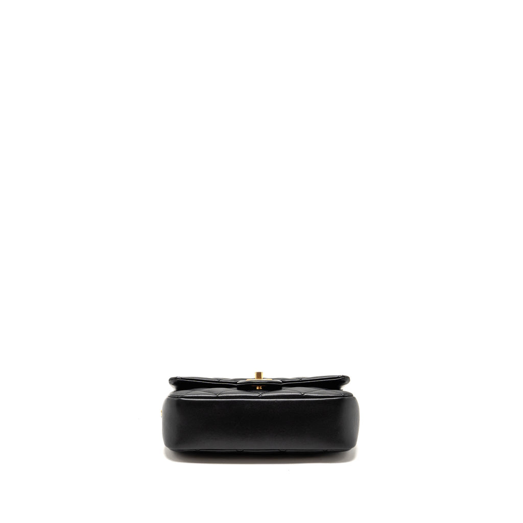 chanel-22b-heart-chain-flap-bag-lambskin-black-ghwmicrochip-copy