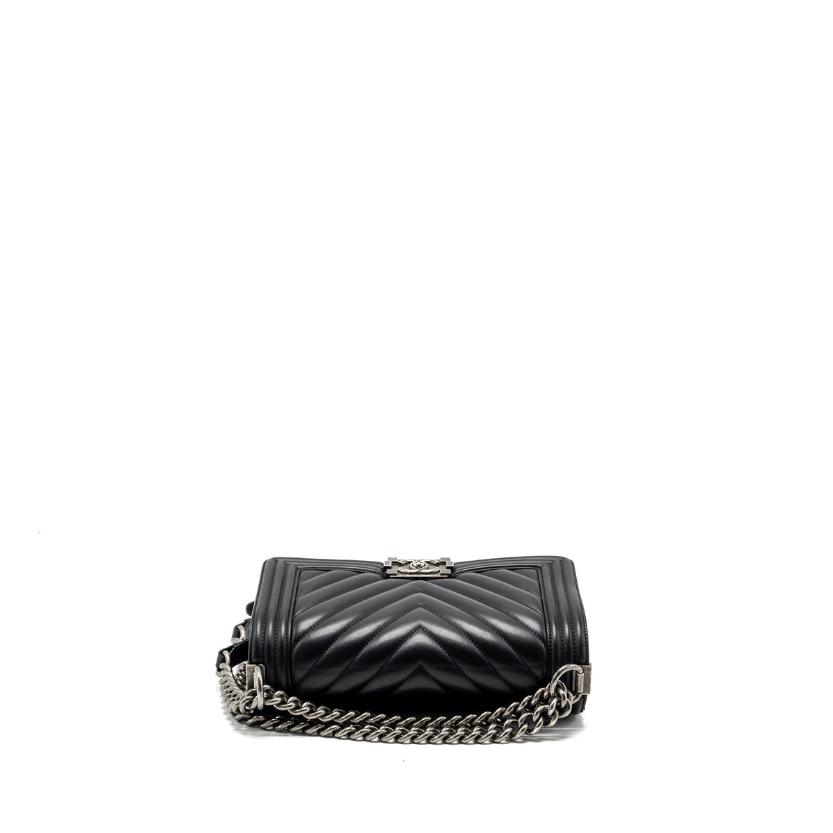 chanel-medium-chevron-boy-bag-lambskin-black-ruthenium-hardware