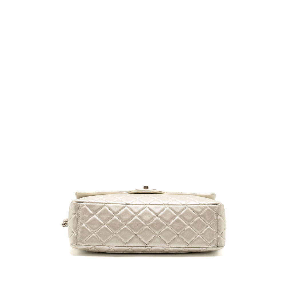 chanel-classic-quilted-flap-bag-lambskin-metallic-pale-gold-shw