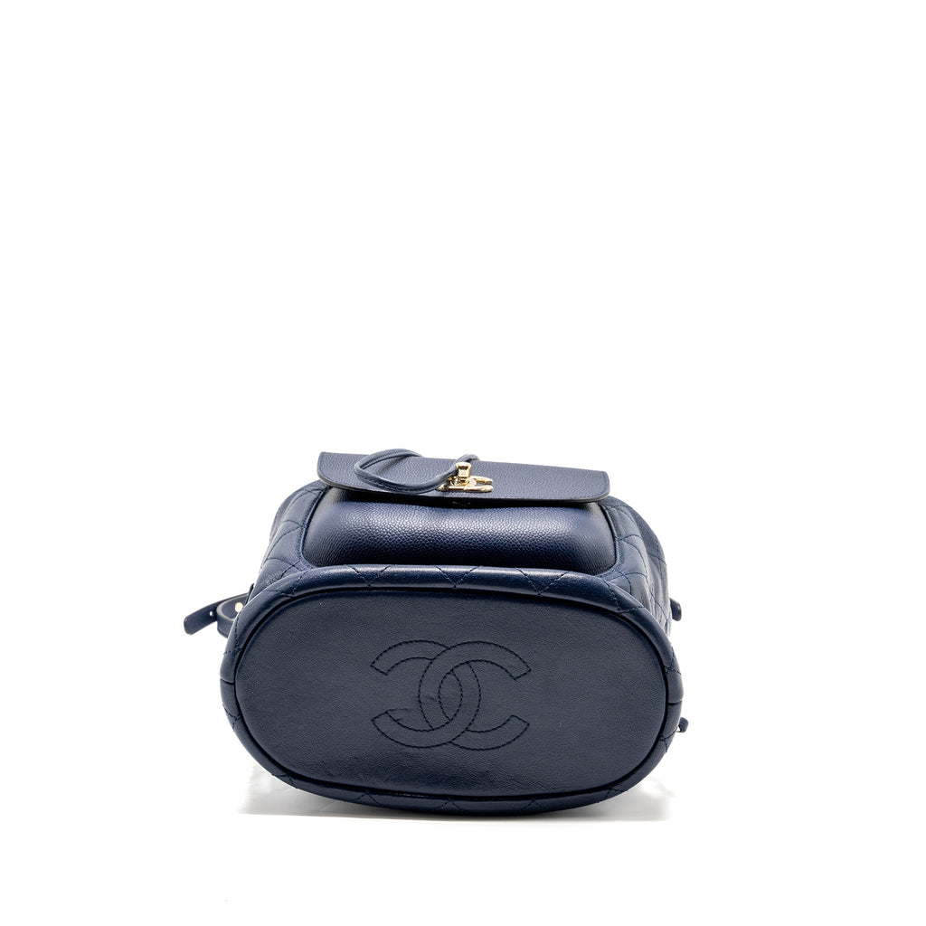 chanel-drawstring-backpack-lambskin-grained-calfskin-dark-blue-lghw